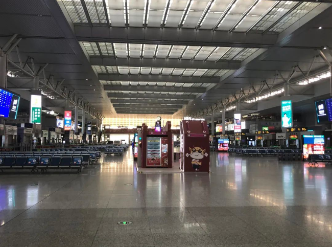 虹桥站逾6千旅客昨启程离沪!两人加价五千余元倒卖9张火车票,被抓!休闲区蓝鸢梦想 - Www.slyday.coM 虹桥站逾6千旅客昨启程离沪!两人加价五千余元倒卖9张火车票,被抓!休闲区蓝鸢梦想 - Www.slyday.coM