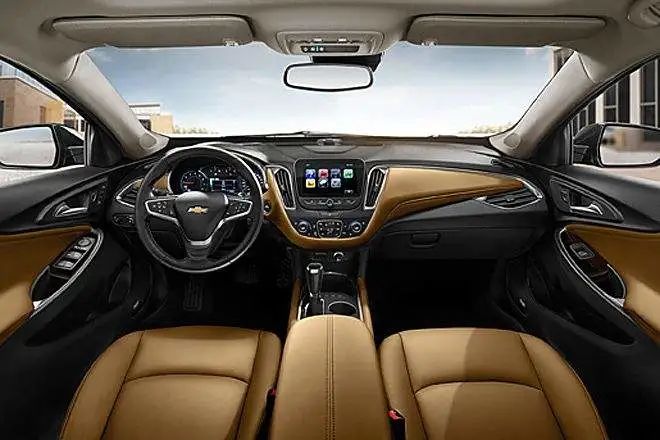 13万买B级家轿!法系底盘、美系动力,最后一款买沙发送车