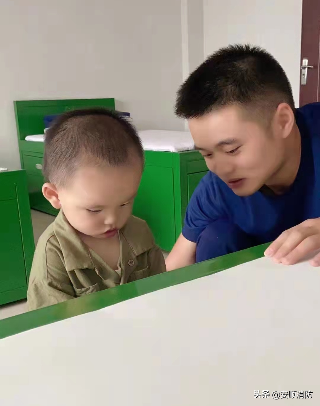 喜报!安顺一名消防员家庭获评“2022年全国最美家庭”称号休闲区蓝鸢梦想 - Www.slyday.coM 喜报!安顺一名消防员家庭获评“2022年全国最美家庭”称号休闲区蓝鸢梦想 - Www.slyday.coM