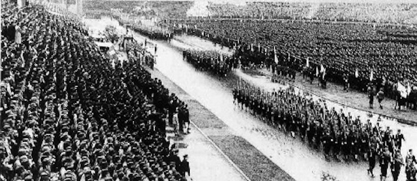 1943年10月，“学徒出阵”阅兵式现场