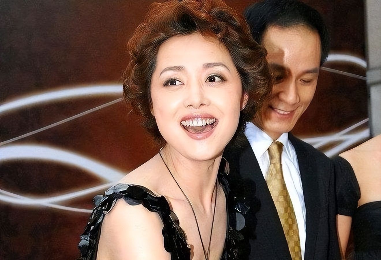 冯小刚御用女演员，吴秀波的贵人，盘点实力女演员刘蓓的容貌变化 - 知乎