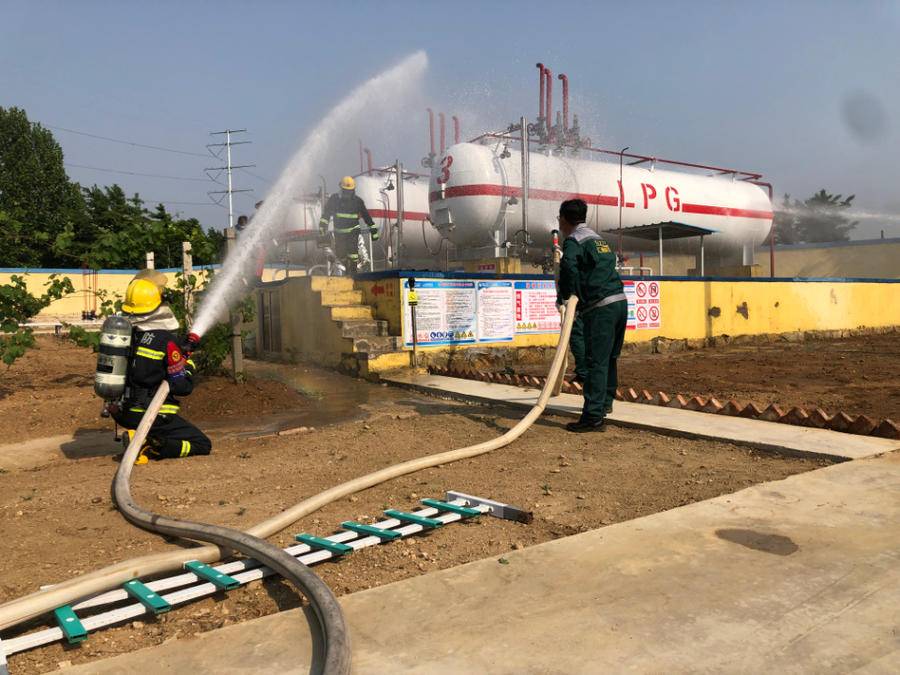 现场直击!来看液化气站的这场应急处置实战演练休闲区蓝鸢梦想 - Www.slyday.coM 现场直击!来看液化气站的这场应急处置实战演练休闲区蓝鸢梦想 - Www.slyday.coM