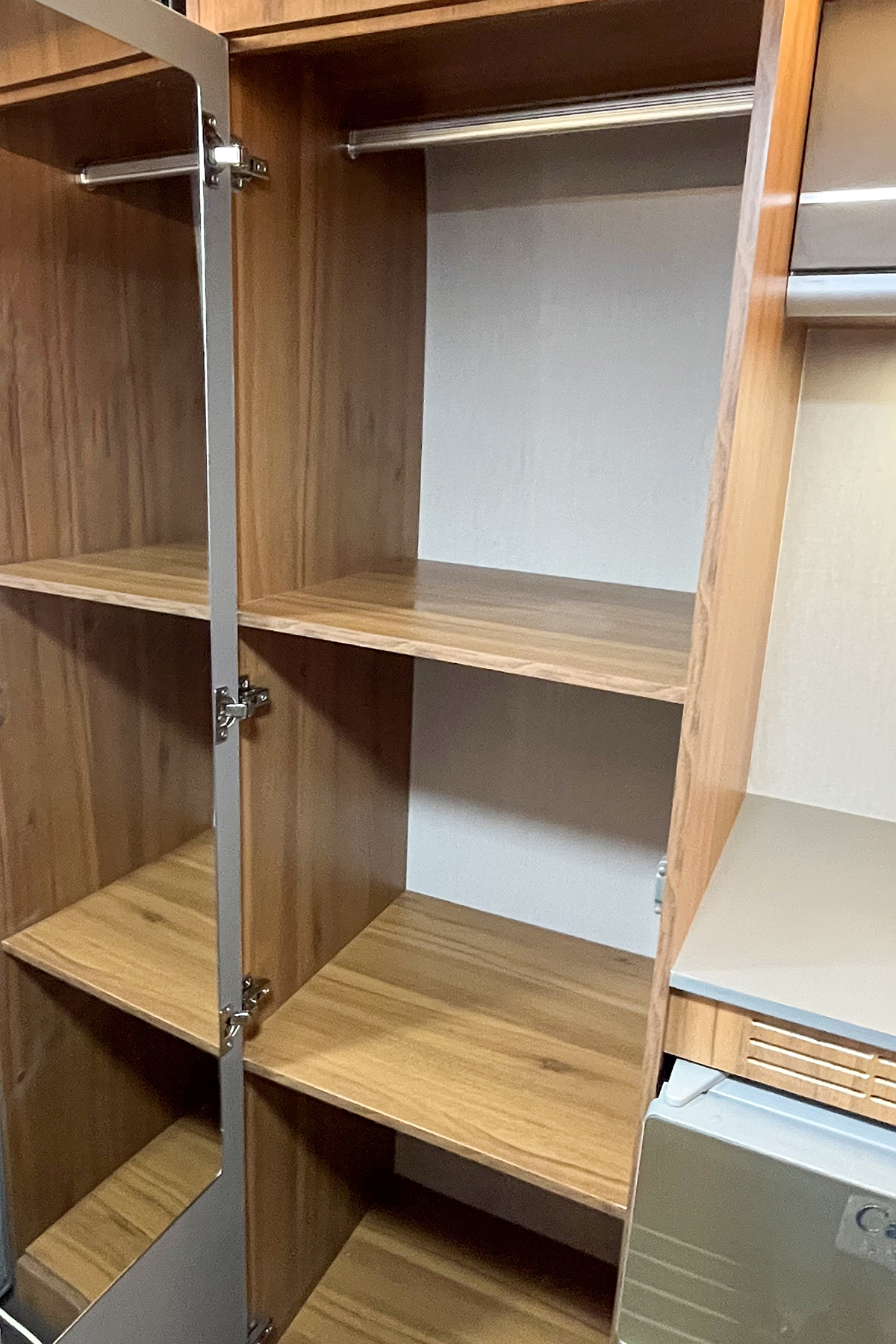 新底盘价格更亲民!20万就能买到大空间平头轻卡房车!新飞S100