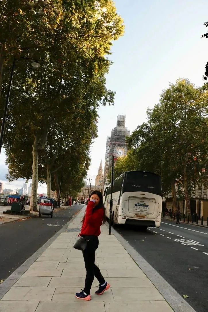 从月薪2300到年薪180万,那个初中辍学的深圳打工妹用11年走进了谷歌....休闲区蓝鸢梦想 - Www.slyday.coM 从月薪2300到年薪180万,那个初中辍学的深圳打工妹用11年走进了谷歌....休闲区蓝鸢梦想 - Www.slyday.coM