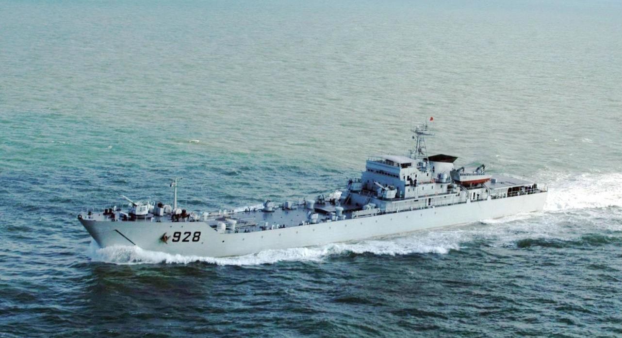 32广西舰我国东海舰队迎来4万吨巨舰将提升舰队的整体实力