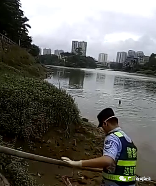 因宠物猫患重病,防城港一女孩跳江轻生!所幸被警方救回休闲区蓝鸢梦想 - Www.slyday.coM 因宠物猫患重病,防城港一女孩跳江轻生!所幸被警方救回休闲区蓝鸢梦想 - Www.slyday.coM