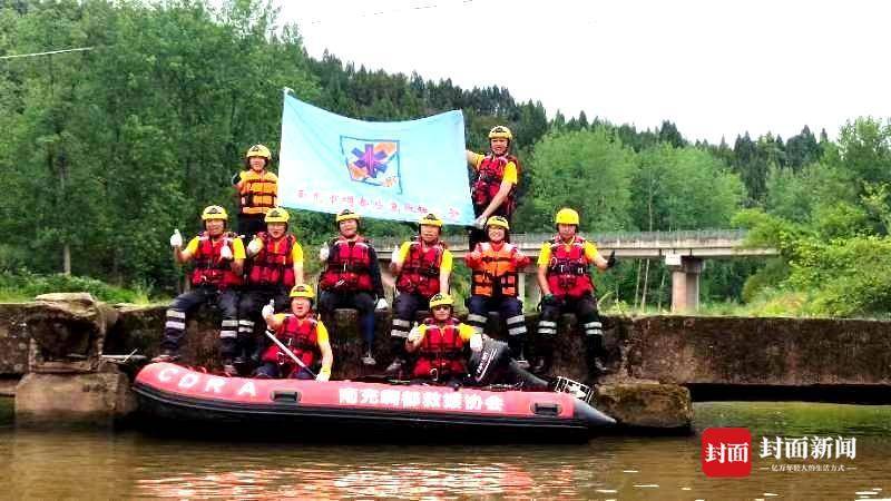 中国优秀红十字志愿者陈丹:逆向而行,一切为了那些可能存活的生命休闲区蓝鸢梦想 - Www.slyday.coM 中国优秀红十字志愿者陈丹:逆向而行,一切为了那些可能存活的生命休闲区蓝鸢梦想 - Www.slyday.coM