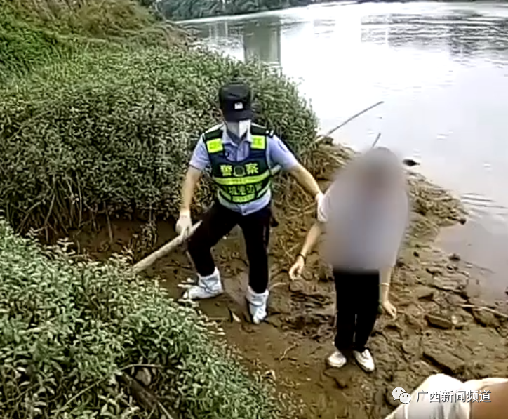 因宠物猫患重病,防城港一女孩跳江轻生!所幸被警方救回休闲区蓝鸢梦想 - Www.slyday.coM 因宠物猫患重病,防城港一女孩跳江轻生!所幸被警方救回休闲区蓝鸢梦想 - Www.slyday.coM