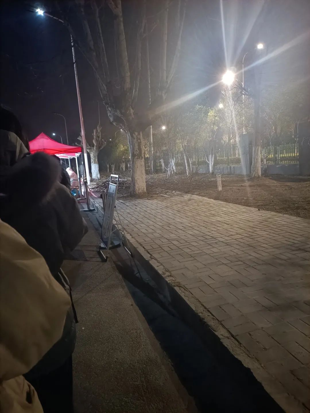 “我的大学生活,被疫情偷走了。”休闲区蓝鸢梦想 - Www.slyday.coM “我的大学生活,被疫情偷走了。”休闲区蓝鸢梦想 - Www.slyday.coM