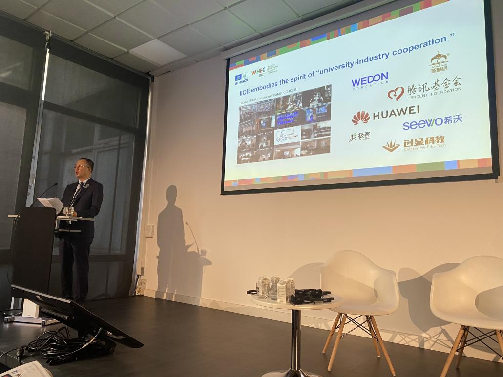 李铭作主旨演讲。