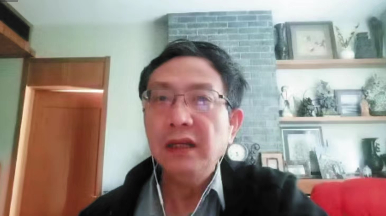 華夏新供給經濟學研究院院長賈康