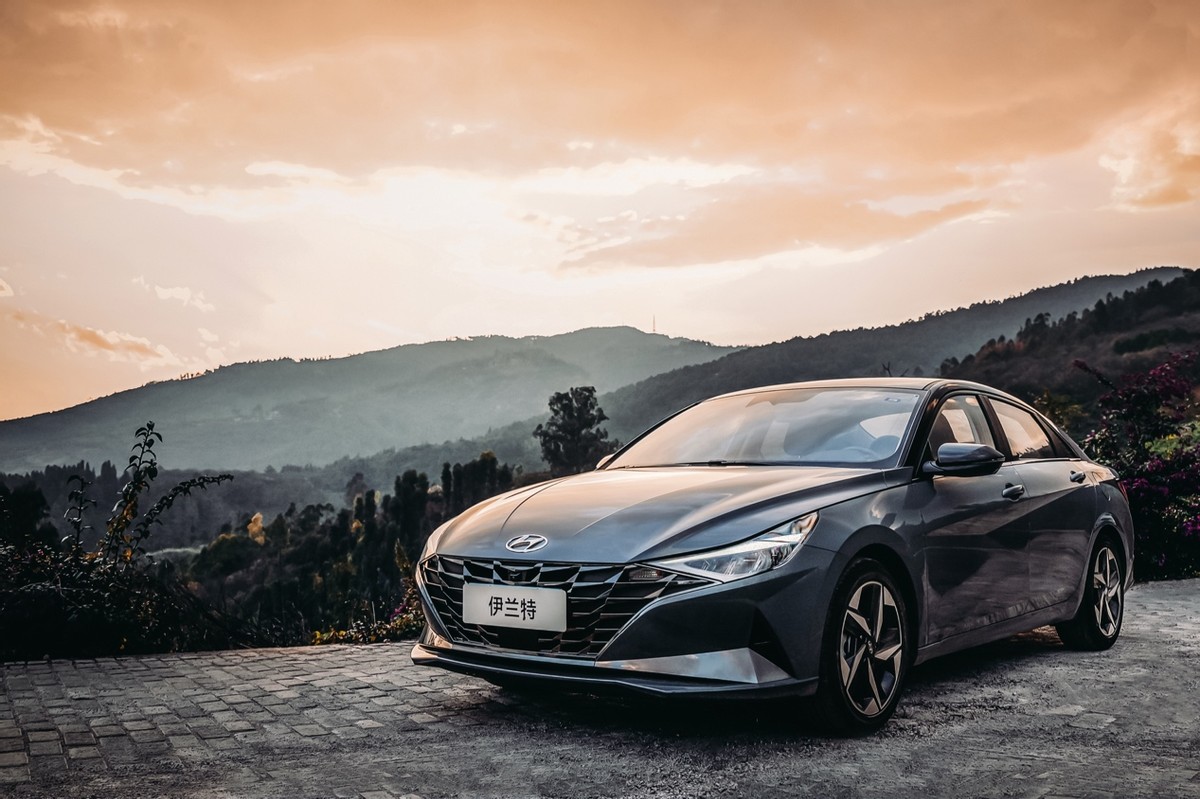 不做“移动TNT” 第七代伊兰特迎战轩逸谁能赢?