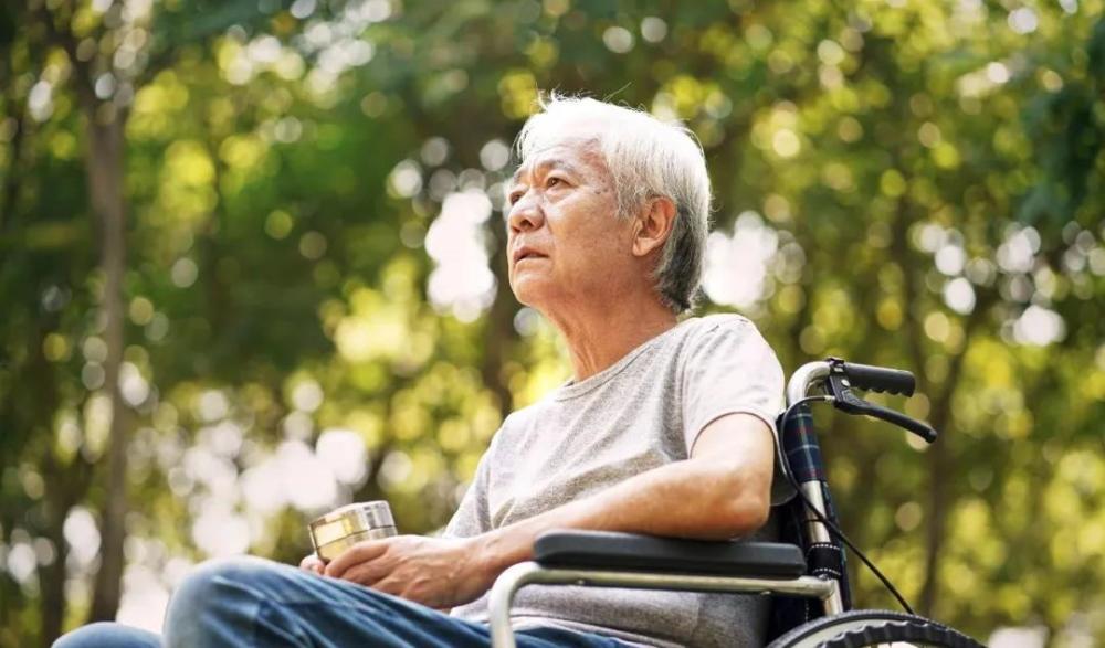 有痰液的人,是不是身体出问题了?咽下去后,会不会有害健康?休闲区蓝鸢梦想 - Www.slyday.coM 有痰液的人,是不是身体出问题了?咽下去后,会不会有害健康?休闲区蓝鸢梦想 - Www.slyday.coM