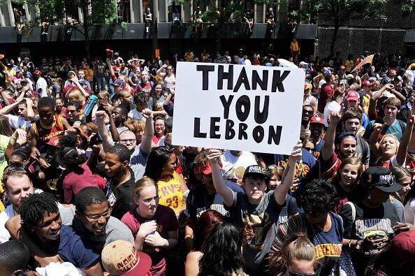 詹姆斯做慈善事业捐了多少钱?(第一试管网)