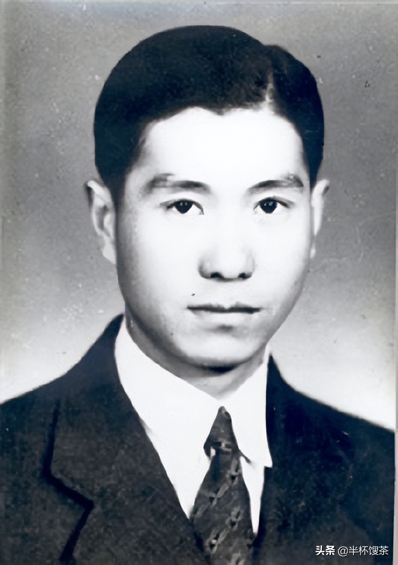 1942年冬,在组织的安排下,石志昂撤出了上海,至新