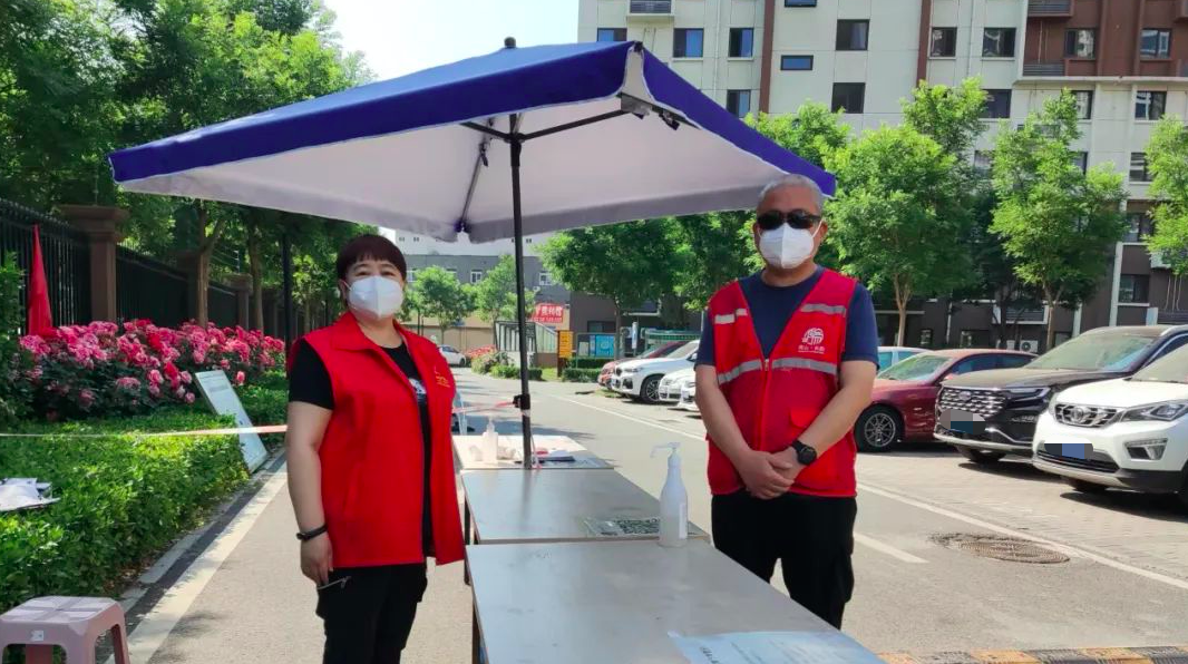 共同坚守在抗疫一线,成为他们最“浪漫”的爱情休闲区蓝鸢梦想 - Www.slyday.coM 共同坚守在抗疫一线,成为他们最“浪漫”的爱情休闲区蓝鸢梦想 - Www.slyday.coM