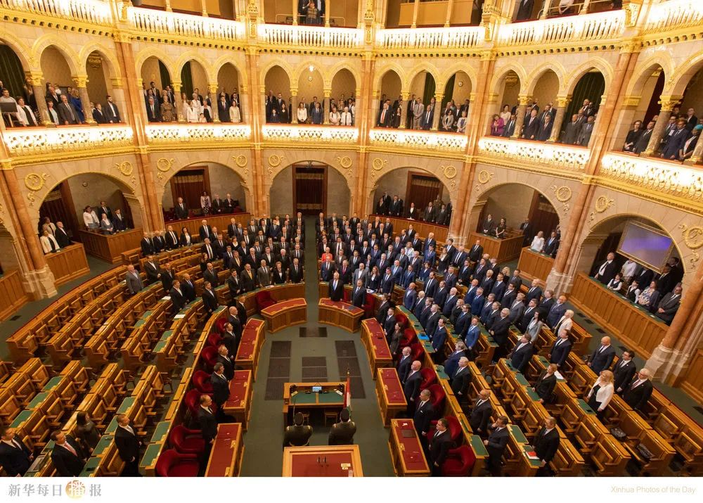 中国旅马大熊猫“靓靓”的第三只宝宝有名字了丨一周看天下休闲区蓝鸢梦想 - Www.slyday.coM 中国旅马大熊猫“靓靓”的第三只宝宝有名字了丨一周看天下休闲区蓝鸢梦想 - Www.slyday.coM