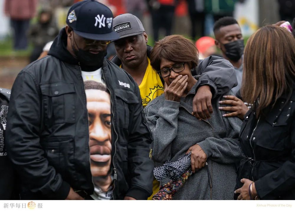 中国旅马大熊猫“靓靓”的第三只宝宝有名字了丨一周看天下休闲区蓝鸢梦想 - Www.slyday.coM 中国旅马大熊猫“靓靓”的第三只宝宝有名字了丨一周看天下休闲区蓝鸢梦想 - Www.slyday.coM