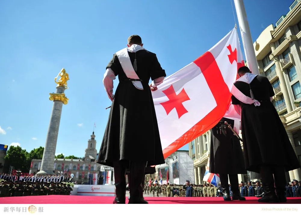 中国旅马大熊猫“靓靓”的第三只宝宝有名字了丨一周看天下休闲区蓝鸢梦想 - Www.slyday.coM 中国旅马大熊猫“靓靓”的第三只宝宝有名字了丨一周看天下休闲区蓝鸢梦想 - Www.slyday.coM