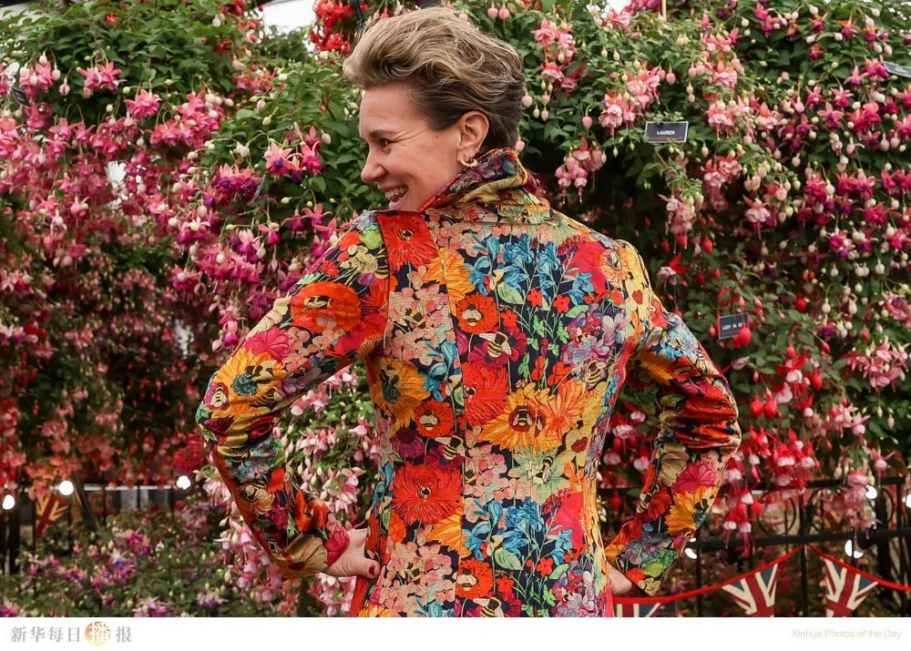 中国旅马大熊猫“靓靓”的第三只宝宝有名字了丨一周看天下休闲区蓝鸢梦想 - Www.slyday.coM 中国旅马大熊猫“靓靓”的第三只宝宝有名字了丨一周看天下休闲区蓝鸢梦想 - Www.slyday.coM