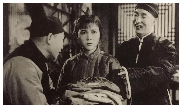 “小品王”陈佩斯如今怎样了拍短视频,双胞胎孙子光头很抢镜陈大愚陈佩斯光头