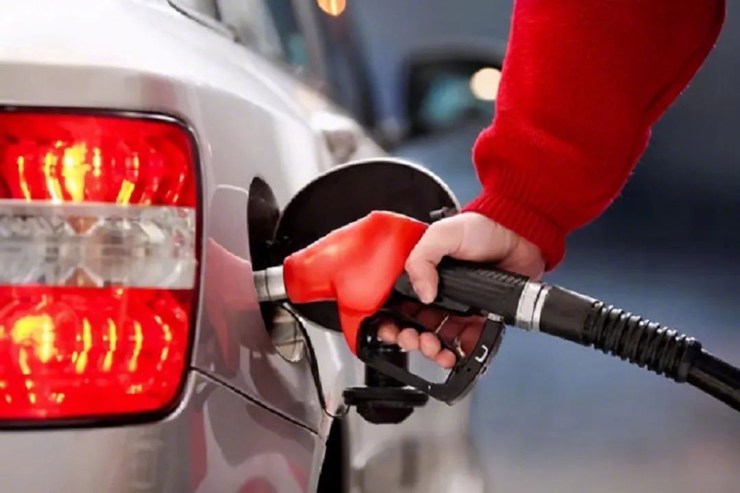 成品油价或迎年内第九涨,部分地区92号汽油将直接进入“9元时代”休闲区蓝鸢梦想 - Www.slyday.coM 成品油价或迎年内第九涨,部分地区92号汽油将直接进入“9元时代”休闲区蓝鸢梦想 - Www.slyday.coM