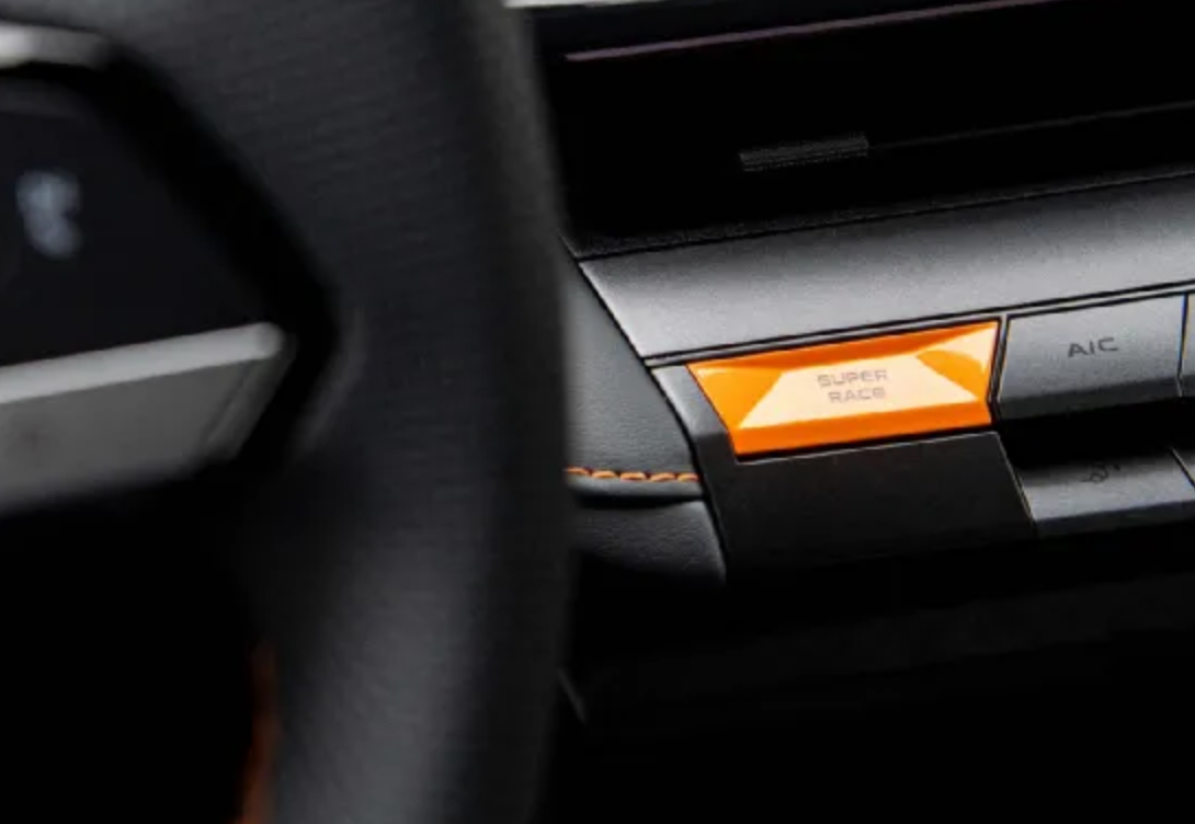 都是个性之选!长安UNI-V和本田思域到底谁更香