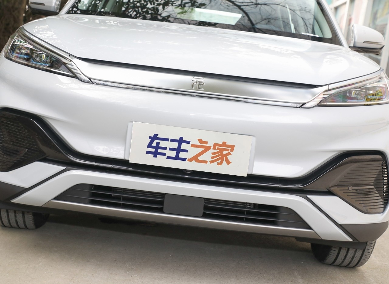 燃油车or电动车? 瑞虎8 PRO对比元 PLUS