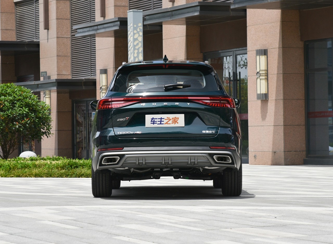 燃油车or电动车? 瑞虎8 PRO对比元 PLUS