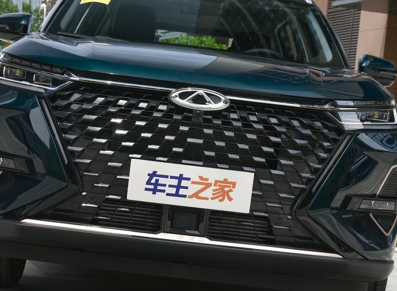 燃油车or电动车? 瑞虎8 PRO对比元 PLUS