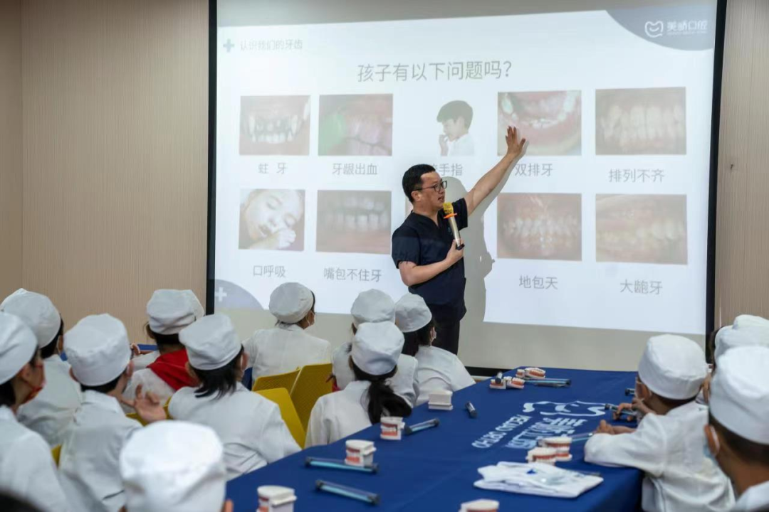 你会刷牙吗?这个年龄段孩子几乎没有能正确刷牙的……休闲区蓝鸢梦想 - Www.slyday.coM 你会刷牙吗?这个年龄段孩子几乎没有能正确刷牙的……休闲区蓝鸢梦想 - Www.slyday.coM