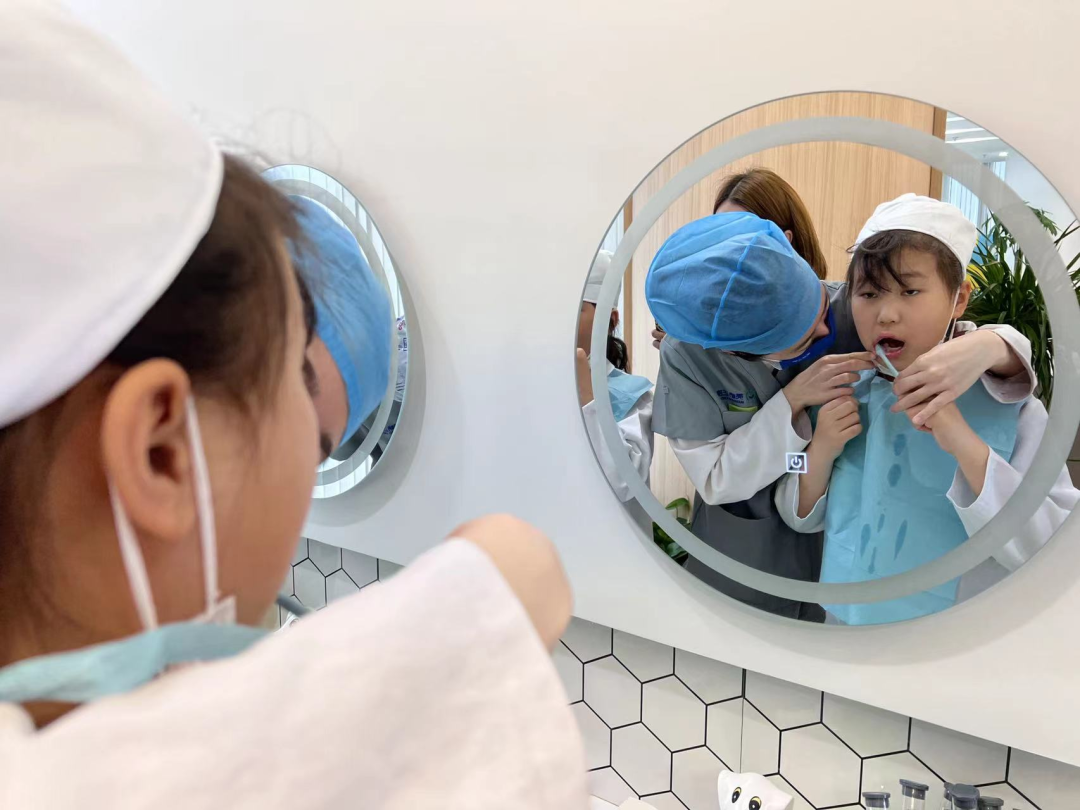 你会刷牙吗?这个年龄段孩子几乎没有能正确刷牙的……休闲区蓝鸢梦想 - Www.slyday.coM 你会刷牙吗?这个年龄段孩子几乎没有能正确刷牙的……休闲区蓝鸢梦想 - Www.slyday.coM