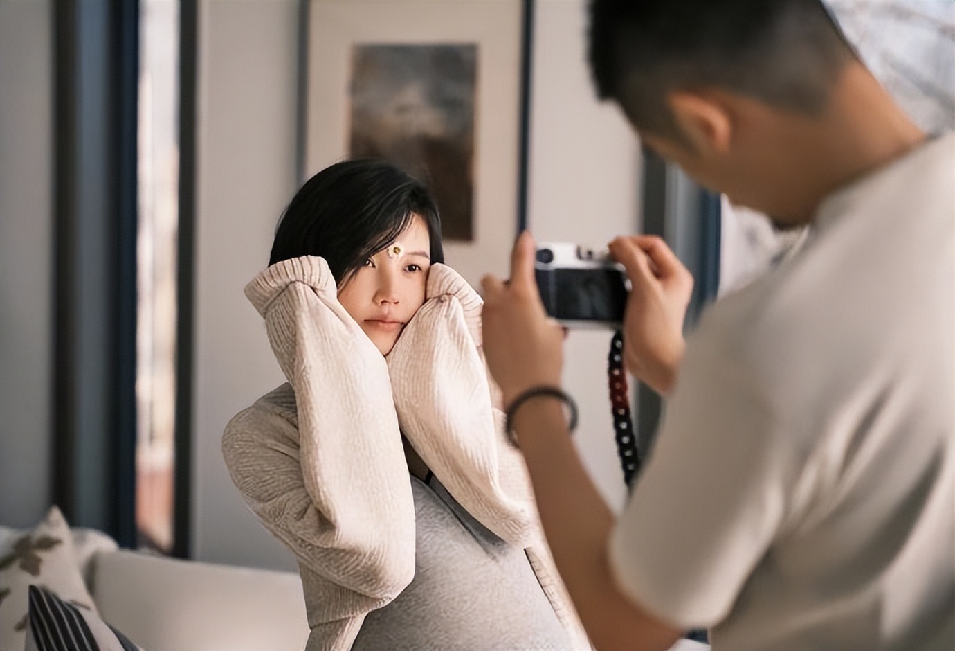 杨子珊产女后，六一晒孕肚照，感觉也就肚子大了，脸蛋一点都没变