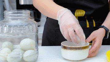 自制咸鸭蛋,方法原来这么简单!简单2招,个个流油出沙,专治夏天没胃口休闲区蓝鸢梦想 - Www.slyday.coM 自制咸鸭蛋,方法原来这么简单!简单2招,个个流油出沙,专治夏天没胃口休闲区蓝鸢梦想 - Www.slyday.coM