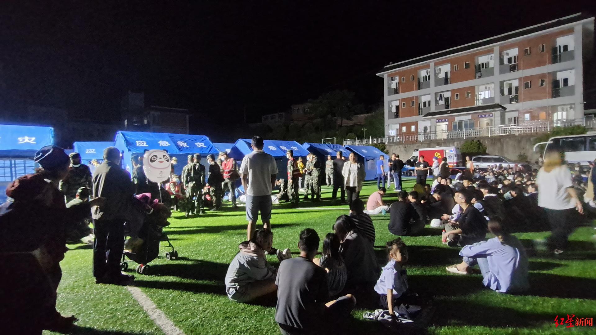 独家航拍雅安芦山地震震中太平镇:已恢复供电 临时安置点有群众入住,救援正有序展开休闲区蓝鸢梦想 - Www.slyday.coM 独家航拍雅安芦山地震震中太平镇:已恢复供电 临时安置点有群众入住,救援正有序展开休闲区蓝鸢梦想 - Www.slyday.coM