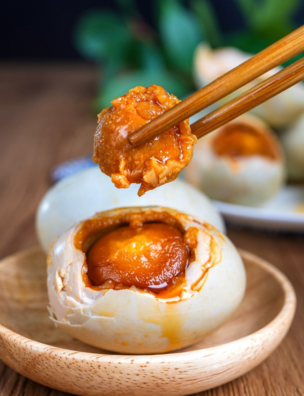 自制咸鸭蛋,方法原来这么简单!简单2招,个个流油出沙,专治夏天没胃口休闲区蓝鸢梦想 - Www.slyday.coM 自制咸鸭蛋,方法原来这么简单!简单2招,个个流油出沙,专治夏天没胃口休闲区蓝鸢梦想 - Www.slyday.coM