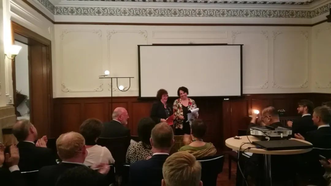 前上海犹太难民索尼娅获得“丝路友好使者”称号休闲区蓝鸢梦想 - Www.slyday.coM 前上海犹太难民索尼娅获得“丝路友好使者”称号休闲区蓝鸢梦想 - Www.slyday.coM