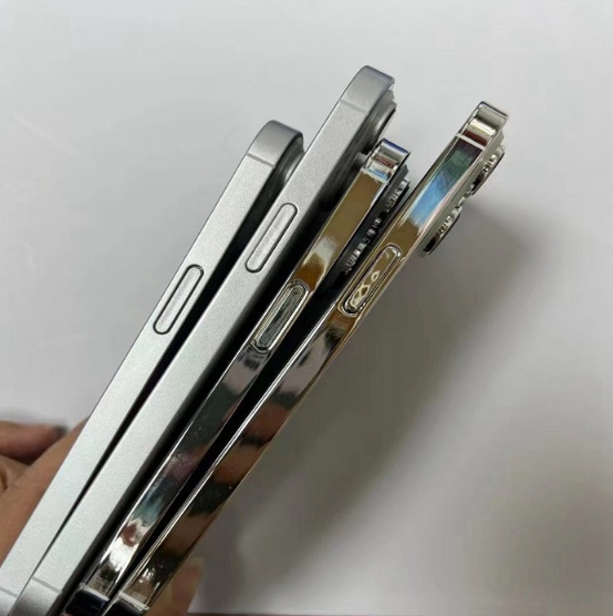 苹果 iPhone 14 / Pro 系列四款机模图片出炉 9月13日发布休闲区蓝鸢梦想 - Www.slyday.coM 苹果 iPhone 14 / Pro 系列四款机模图片出炉 9月13日发布休闲区蓝鸢梦想 - Www.slyday.coM