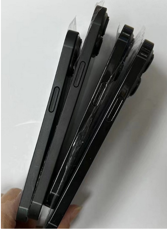 苹果 iPhone 14 / Pro 系列四款机模图片出炉 9月13日发布休闲区蓝鸢梦想 - Www.slyday.coM 苹果 iPhone 14 / Pro 系列四款机模图片出炉 9月13日发布休闲区蓝鸢梦想 - Www.slyday.coM