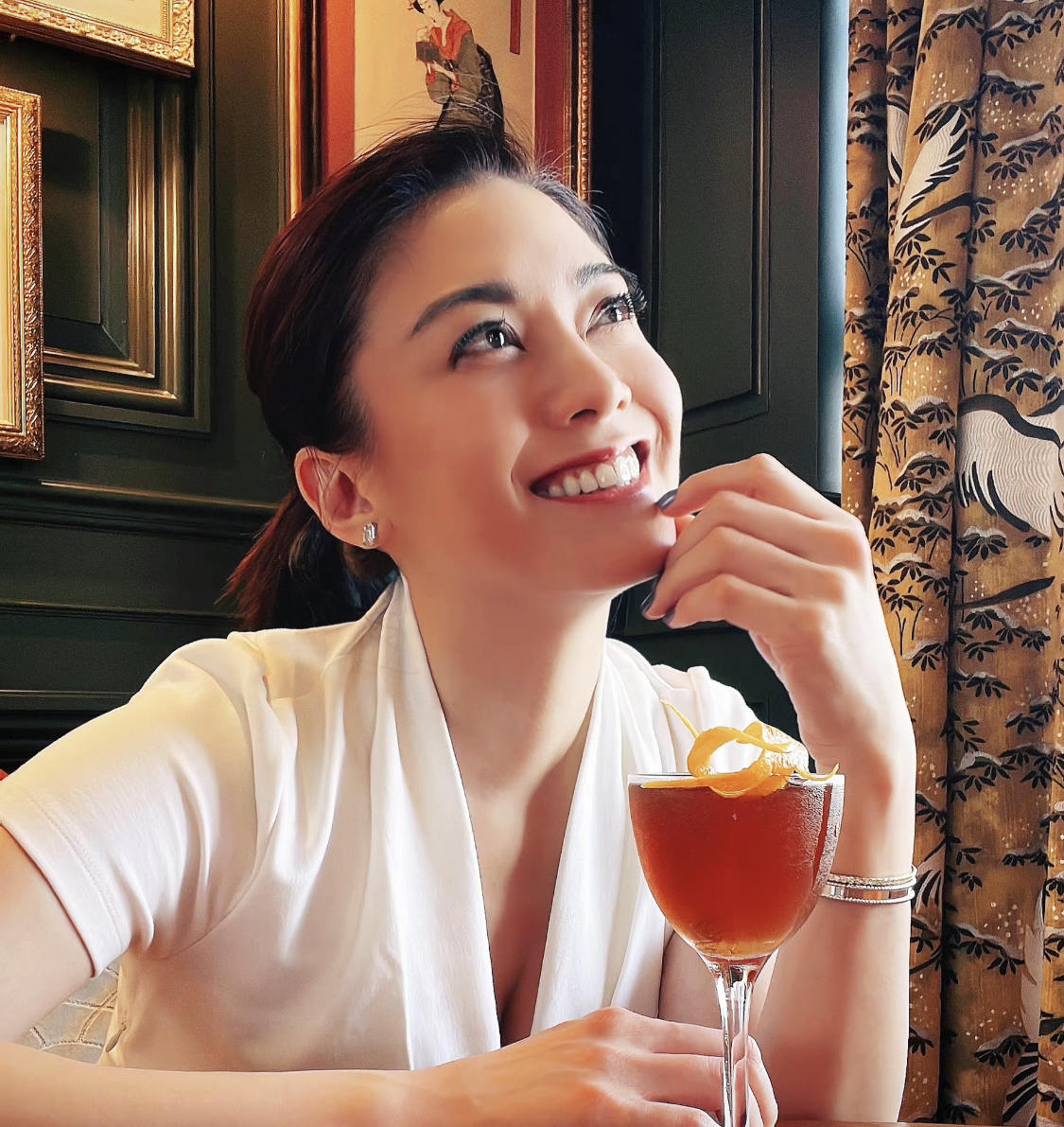 好久不见！廖碧儿离巢11年重返tvb，转做红酒事业赚过百万