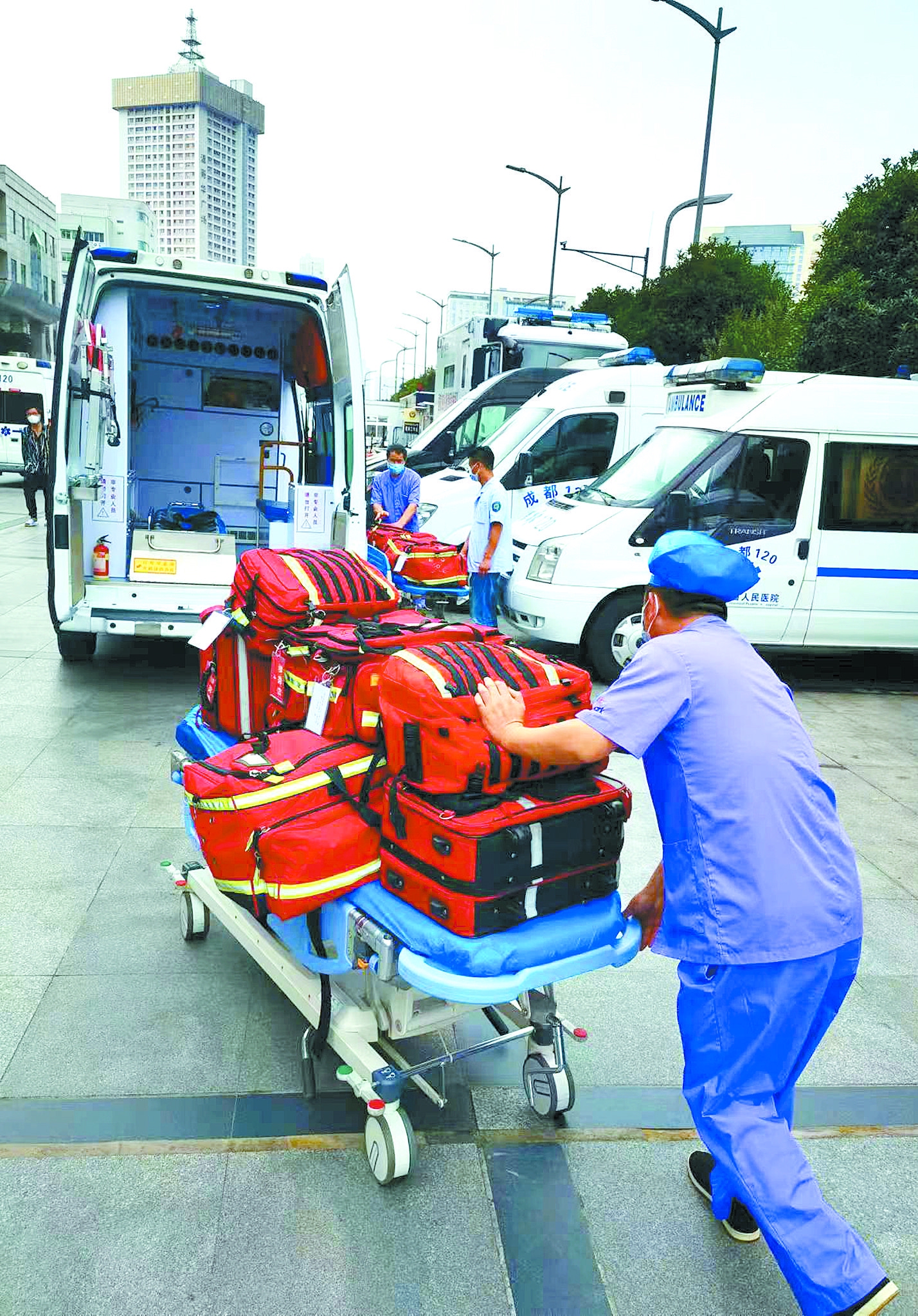 四川雅安芦山6.1级地震休闲区蓝鸢梦想 - Www.slyday.coM 四川雅安芦山6.1级地震休闲区蓝鸢梦想 - Www.slyday.coM