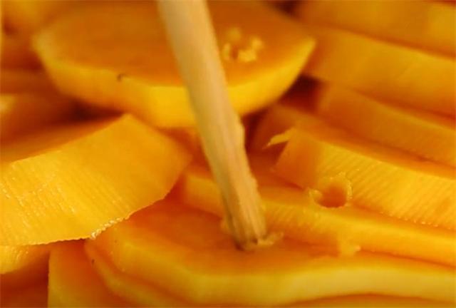 夏天，这种饼多做给家人吃，增强免疫力，抗衰老，老人孩子可多吃