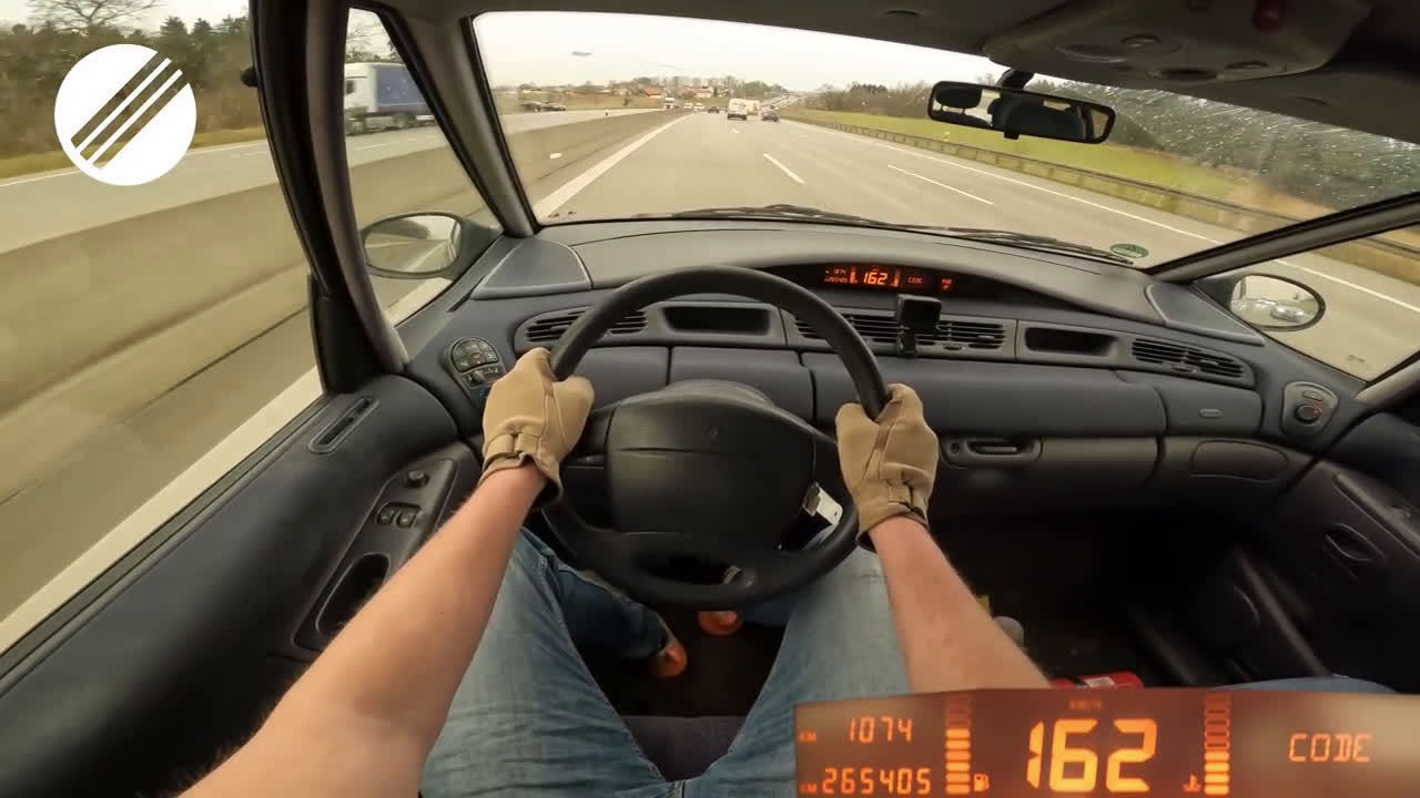 视频：德国高速哥测试极速之20多年高龄的雷诺第三代Espace……