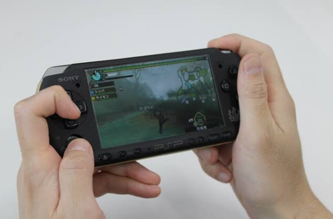 究竟有多少种“反人类”的手柄握法?休闲区蓝鸢梦想 - Www.slyday.coM 究竟有多少种“反人类”的手柄握法?休闲区蓝鸢梦想 - Www.slyday.coM