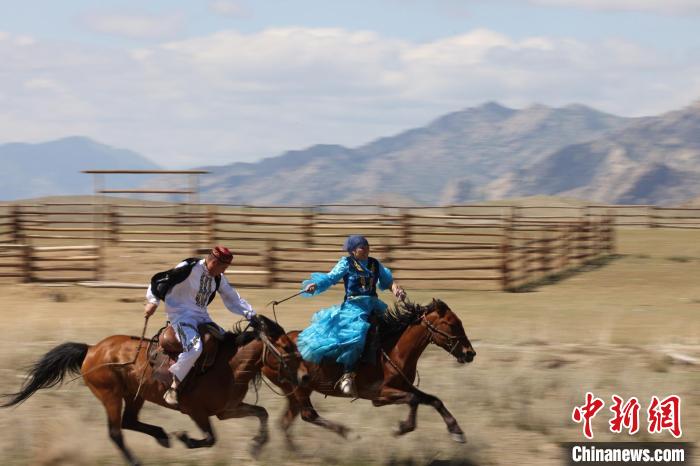 新疆福海百万阿勒泰羊牧场文化旅游节启幕(图2)