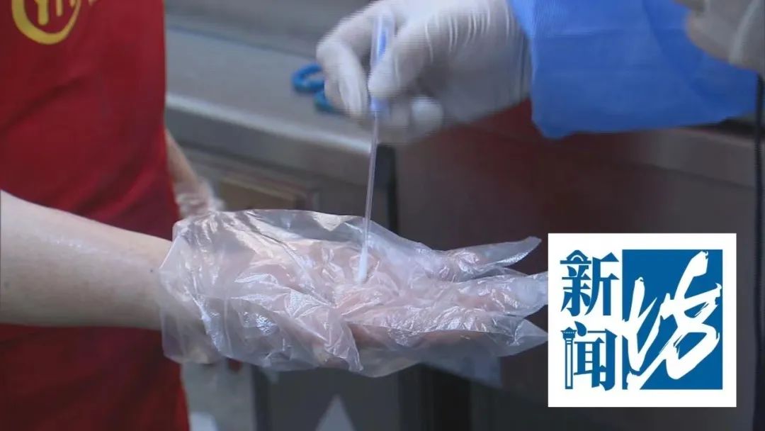 上海人微信群流传:餐饮复工后厨房脏得不能看?都是积压库存?(图22) 上海人微信群流传:餐饮复工后厨房脏得不能看?都是积压库存?(图22)