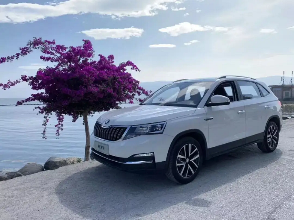 油价高涨不敢开车?这8款SUV排量不高,油耗极低