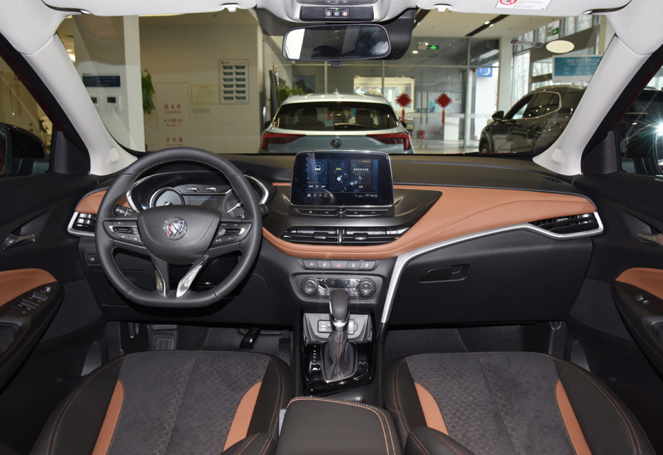 油价高涨不敢开车?这8款SUV排量不高,油耗极低