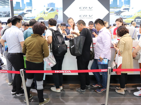 2022粤港澳车展新车频现，为何普通人想买新能源汽车却要慎重？