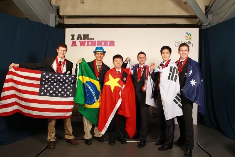 21岁获国际大奖,23岁被总书记接见,菜农的孩子如何逆袭?休闲区蓝鸢梦想 - Www.slyday.coM 21岁获国际大奖,23岁被总书记接见,菜农的孩子如何逆袭?休闲区蓝鸢梦想 - Www.slyday.coM